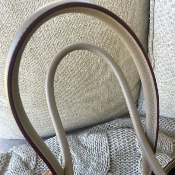 🤍🩶Dooney & Bourke Amelie Florentine Leather Shoulder Tote Bag -Light Taupe- - Picture 10 of 16